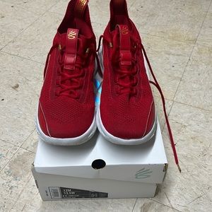 Curry size 12 basketball shoe size12